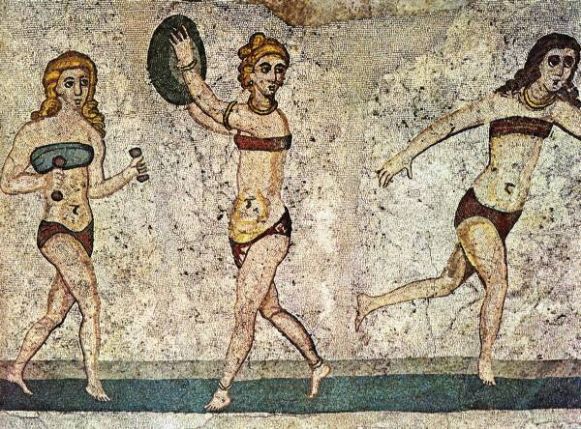 Древние критянки за занятием спортом