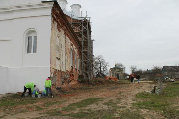 Трудовой десант в Каменках