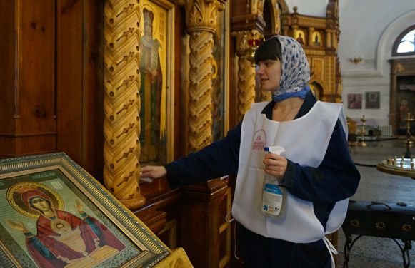 Уборка в храме к престольному празднику