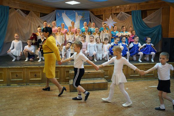 Ансамбль детского танца Радуга