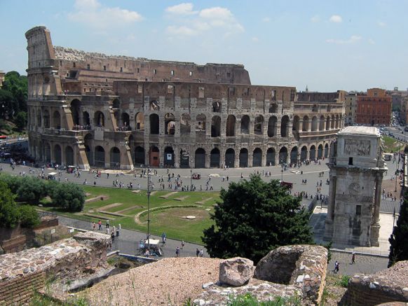 Колизей, символ Рима.